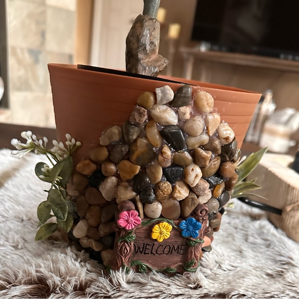 Hand crafted rustic farmhouse Stone fairy garden Flower Pot with Welcome Sign - Picture 11 of 14